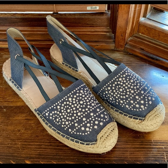 Women’s Casual Blue and Beige Sandals NEW Size 9 - Picture 2 of 4